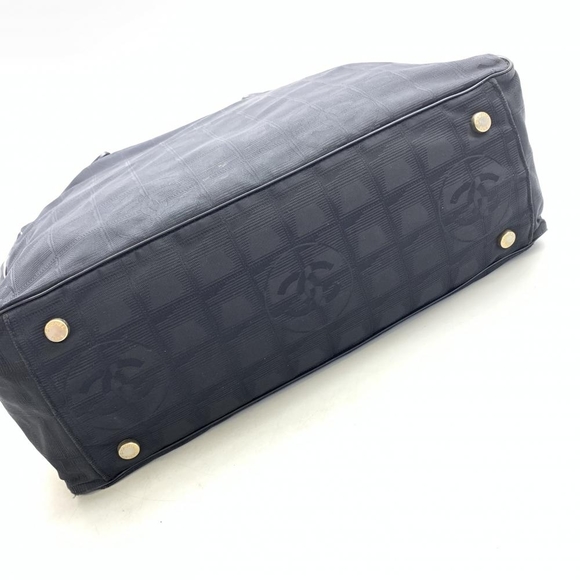 Chanel New Travel Line GM Tote Bag Black Nylon - Picture 4 of 10